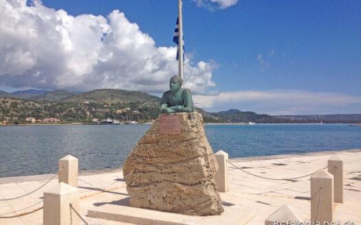 Nikos Kavadias Statue in Argostoli Kefalonia