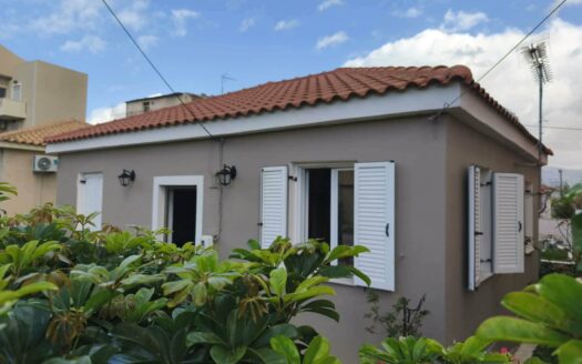 Central House with Yard & Renovation Potential in Lixouri